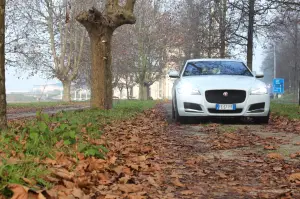 Jaguar XF AWD Prova su Strada 2016