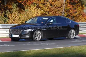 Jaguar XF L - Foto spia 30-10-2015 - 1
