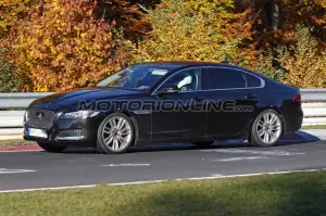 Jaguar XF L - Foto spia 30-10-2015 - 2