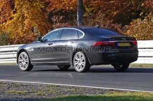 Jaguar XF L - Foto spia 30-10-2015 - 6