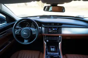 Jaguar XF - Prova Su strada 2016