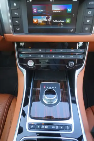 Jaguar XF - Prova Su strada 2016 - 88