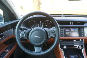 Jaguar XF - Prova Su strada 2016