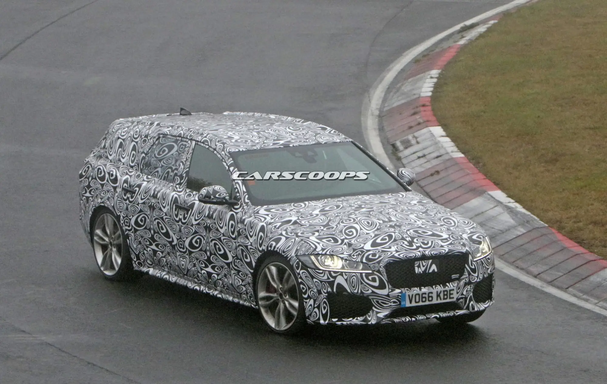Jaguar XF S Sportbrake 2017 (foto spia) - 5