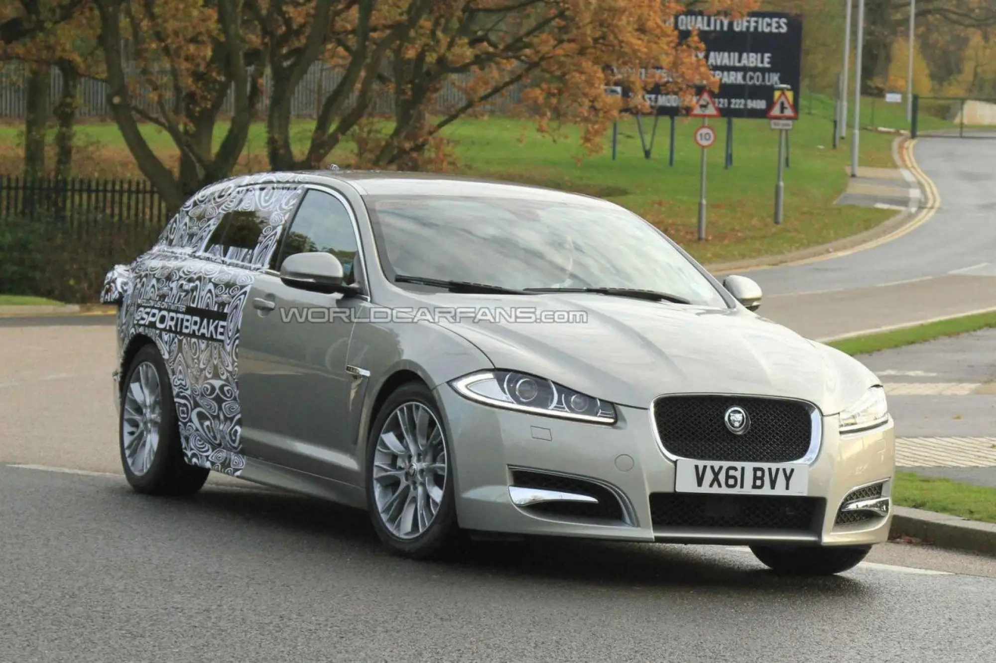 Jaguar XF Sportbrake 2012 foto spia nov 2011 - 3