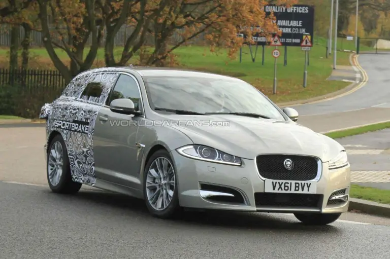 Jaguar XF Sportbrake 2012 foto spia nov 2011 - 3