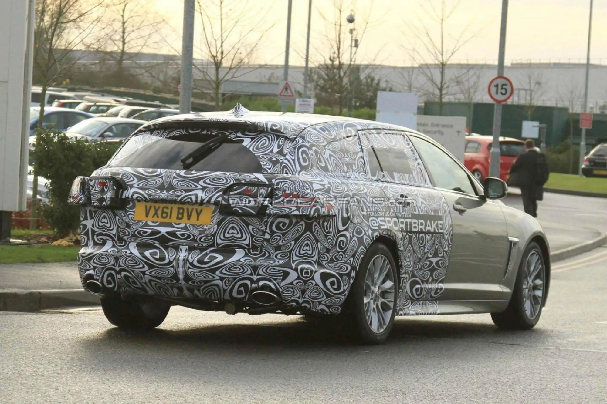 Jaguar XF Sportbrake 2012 foto spia nov 2011 - 4