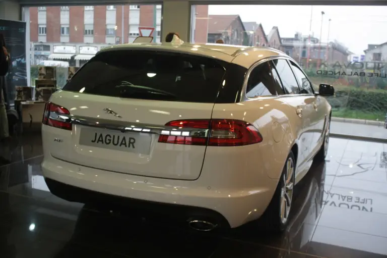 Jaguar XF Sportbrake - Primo contatto - 3