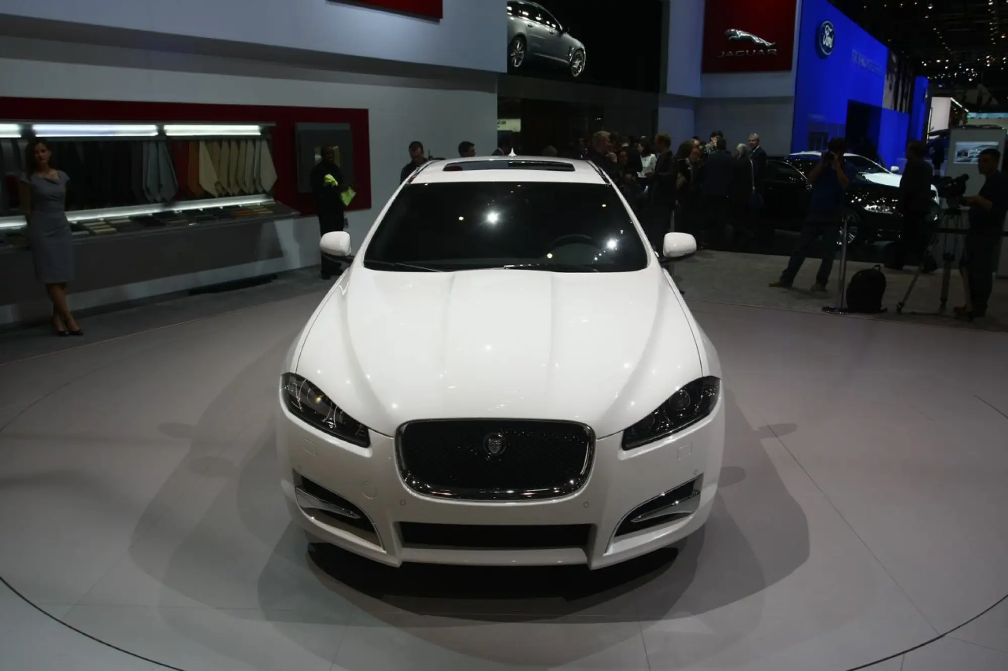 Jaguar XF Sportbrake - Salone di Ginevra 2012 - 8