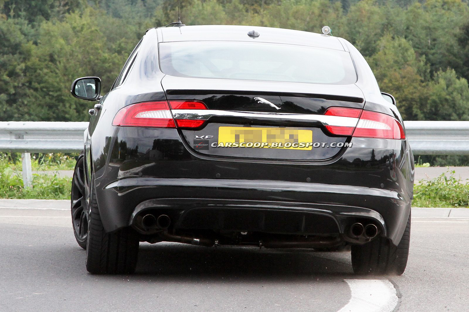 Jaguar XFR-S - Foto spia 19-08-2011