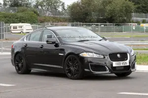 Jaguar XFR-S - Foto spia 19-08-2011