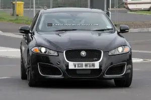 Jaguar XFR-S - Foto spia 19-08-2011