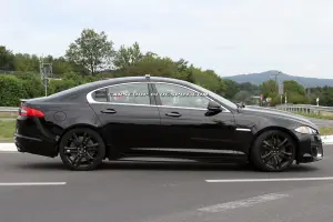 Jaguar XFR-S - Foto spia 19-08-2011