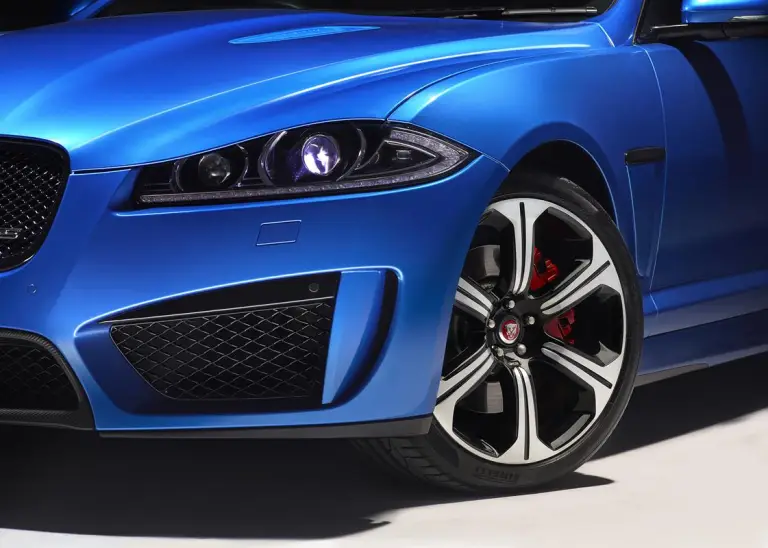 Jaguar XFR-S Sportbrake e XF R-Sport - 28
