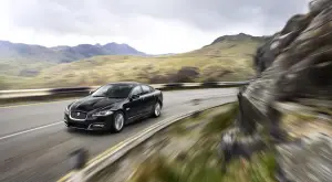 Jaguar XFR-S Sportbrake e XF R-Sport