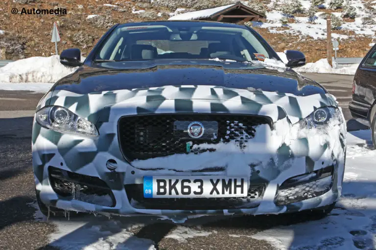 Jaguar XJ 2015 - Foto spia 04-02-2014 - 1