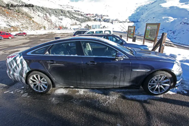 Jaguar XJ 2015 - Foto spia 04-02-2014 - 3
