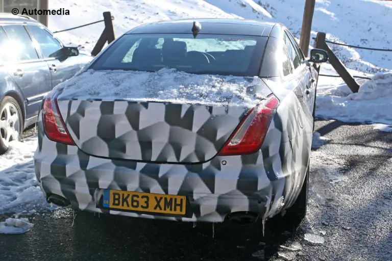 Jaguar XJ 2015 - Foto spia 04-02-2014 - 6