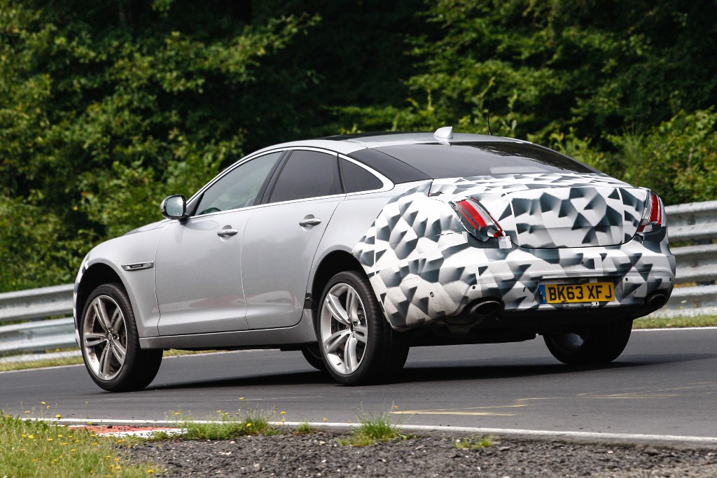 Jaguar XJ 2015 - Foto spia 25-07-2014