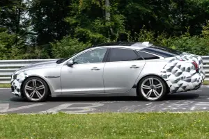 Jaguar XJ 2015 - Foto spia 25-07-2014