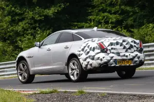 Jaguar XJ 2015 - Foto spia 25-07-2014