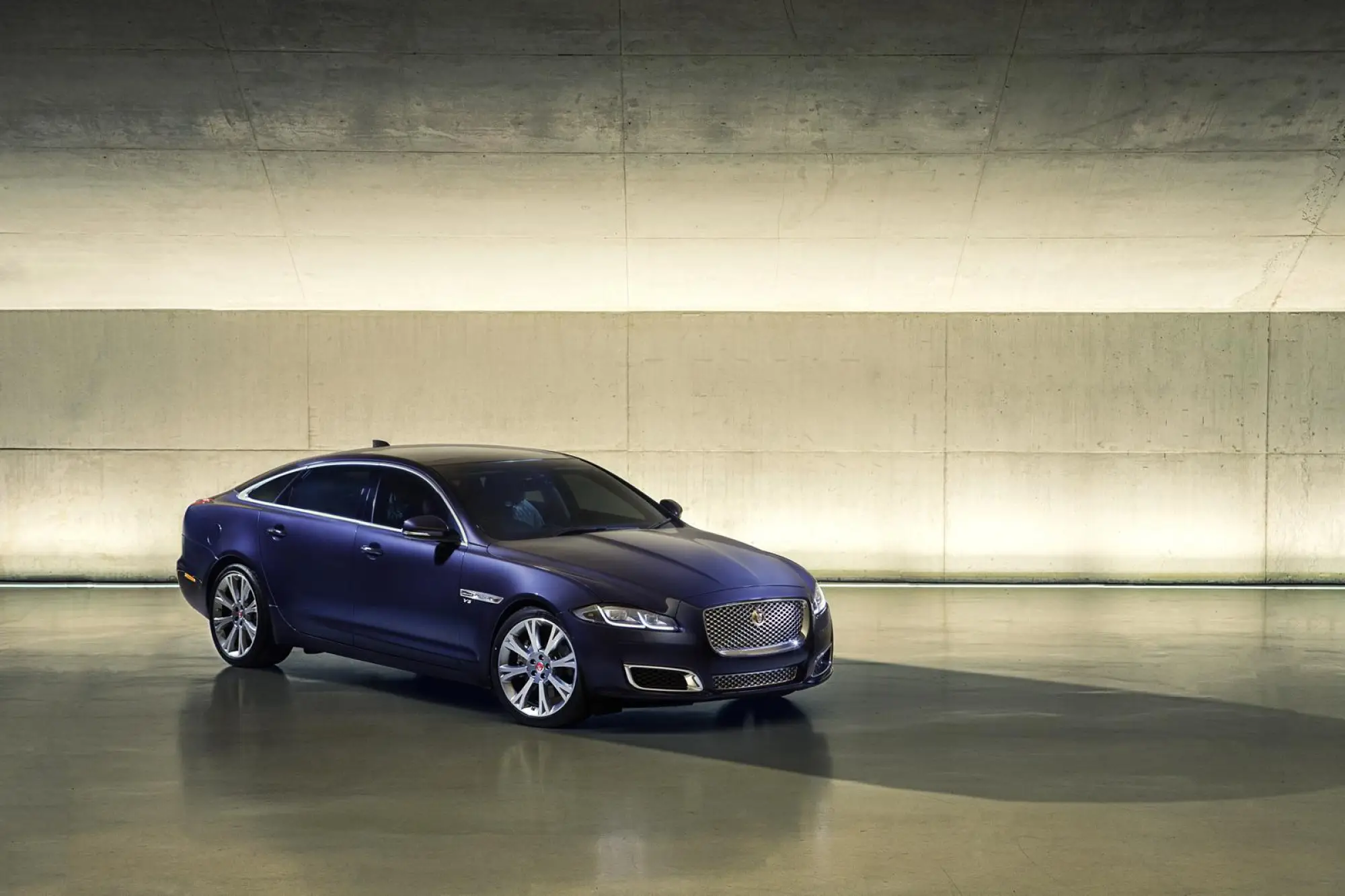 Jaguar XJ MY 2016 - 1