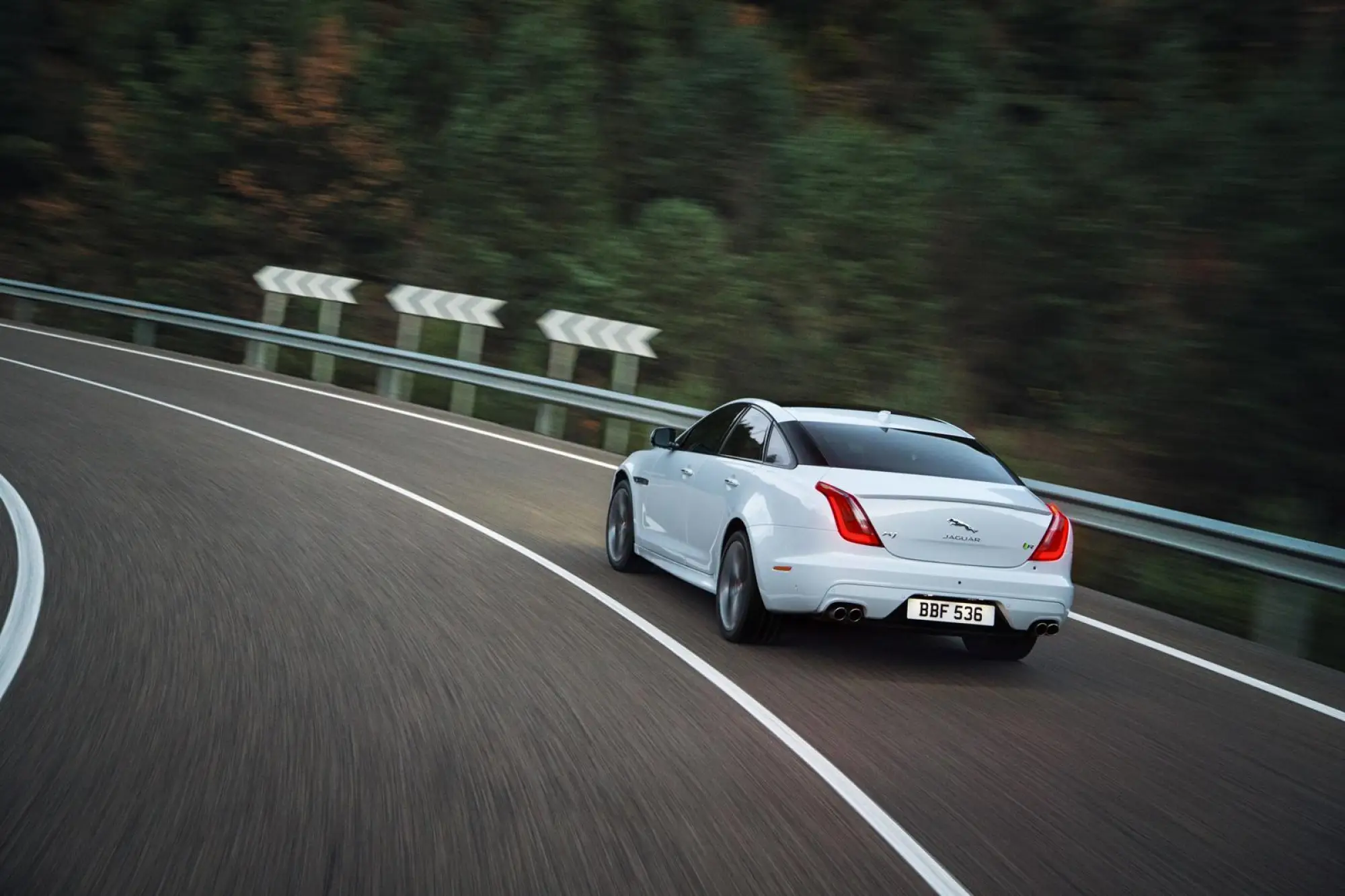 Jaguar XJ MY 2016 - 3