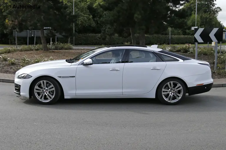 Jaguar XJ Restyling - foto spia (settembre 2014) - 4