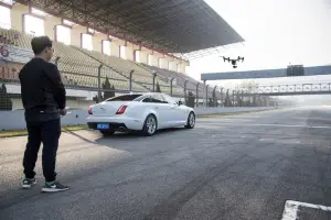 Jaguar XJ VS drone