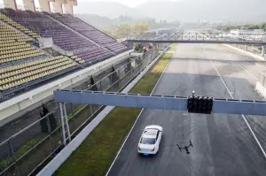 Jaguar XJ VS drone