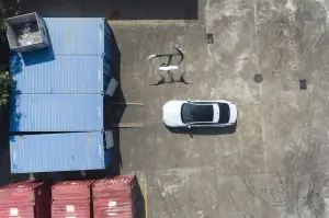 Jaguar XJ VS drone