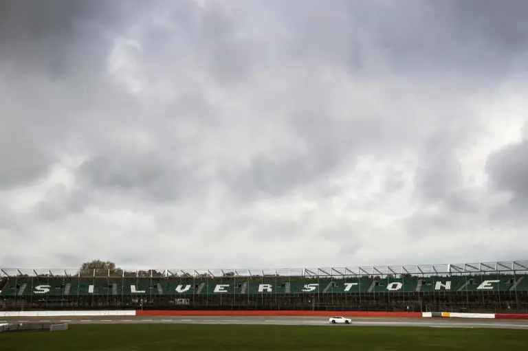 Jaguar XJR e XJR9-LM a Silverstone - 4