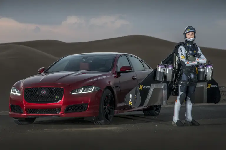 Jaguar XJR vs jet-man - 1