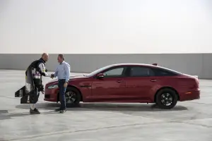 Jaguar XJR vs jet-man