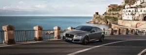 Jaguar XJR575