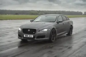 Jaguar XJR575 - 3