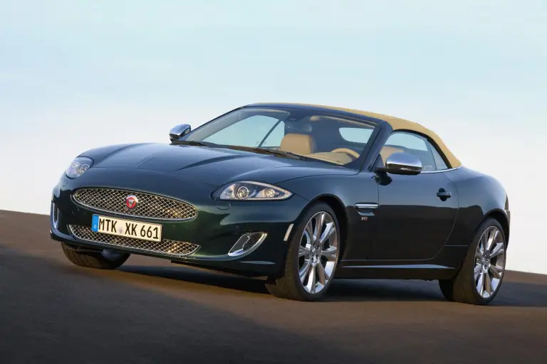 Jaguar XK66 - 1