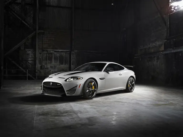 Jaguar XKR-S GT - 12