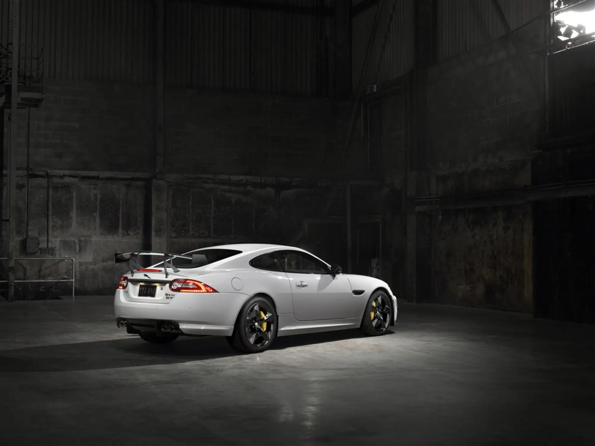 Jaguar XKR-S GT - 14