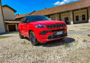 Jeep 4xe in fuoristrada