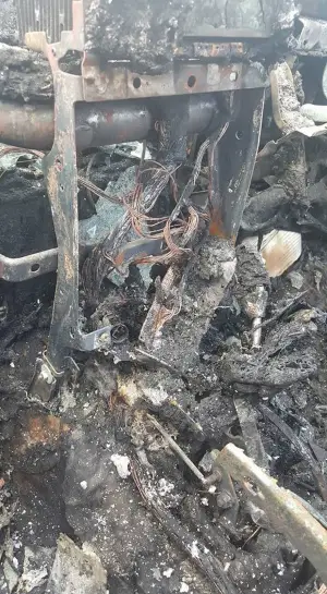 Jeep a fuoco a causa di una possibile esplosione della batteria del Samsung Galaxy Note 7