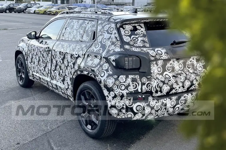 Jeep baby SUV - Foto Spia 17-06-2022 - 5