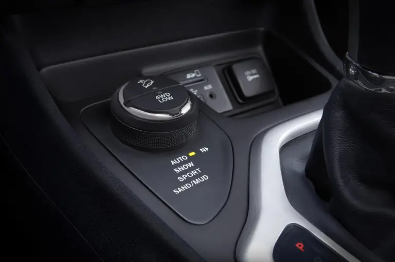 Jeep Cherokee 2013 - 24