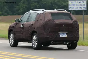 Jeep Cherokee 2017 - Foto spia 14-07-2015 - 7