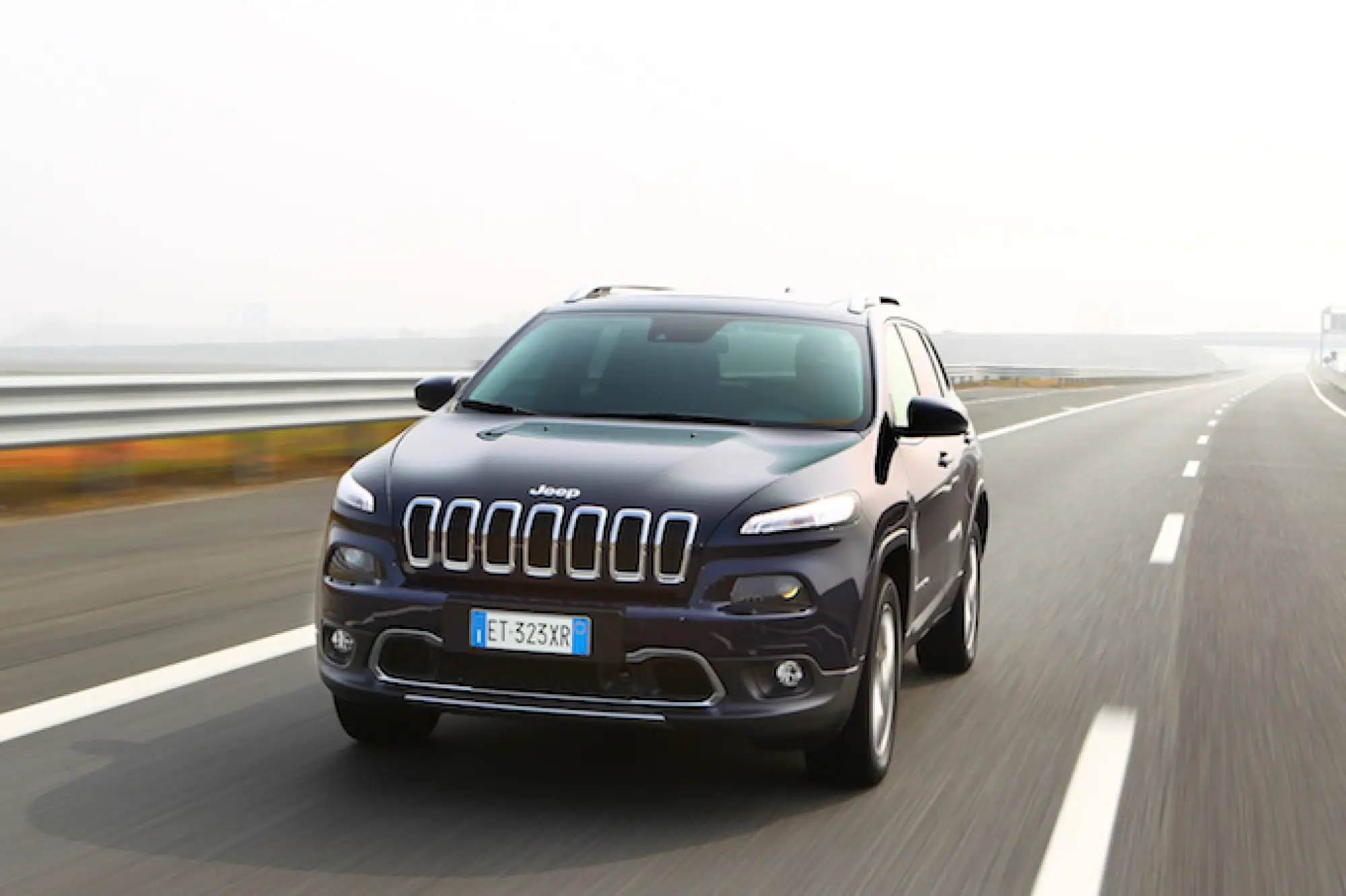 Jeep Cherokee - 4