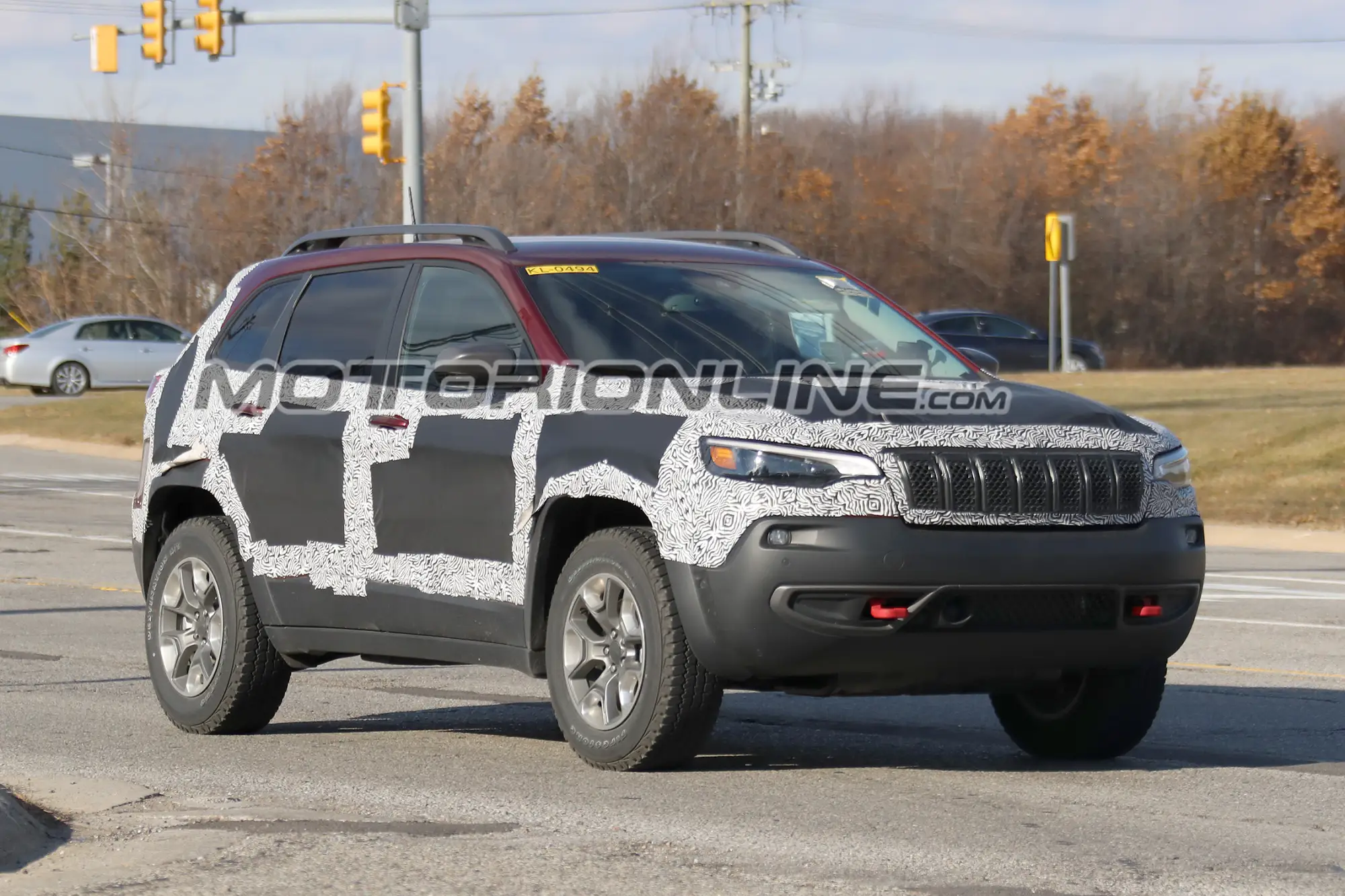 Jeep Cherokee MY 2019 foto spia 7 dicembre 2017 - 2