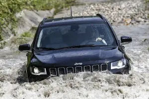 Jeep Compass 4xe e Renegade 4xe - 17