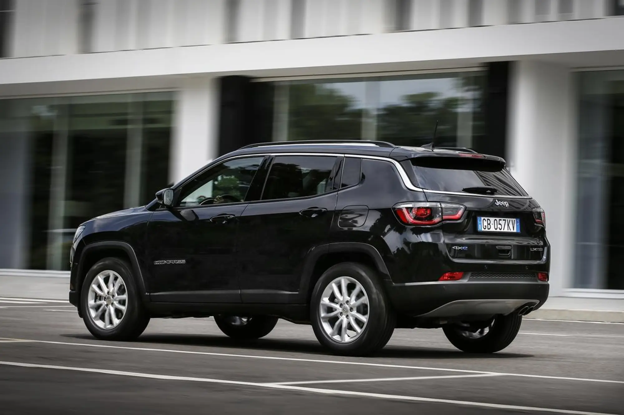 Jeep Compass 4xe e Renegade 4xe - 21