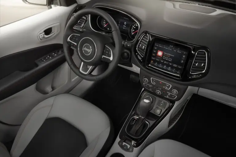 Jeep Compass MY 2017 - 31