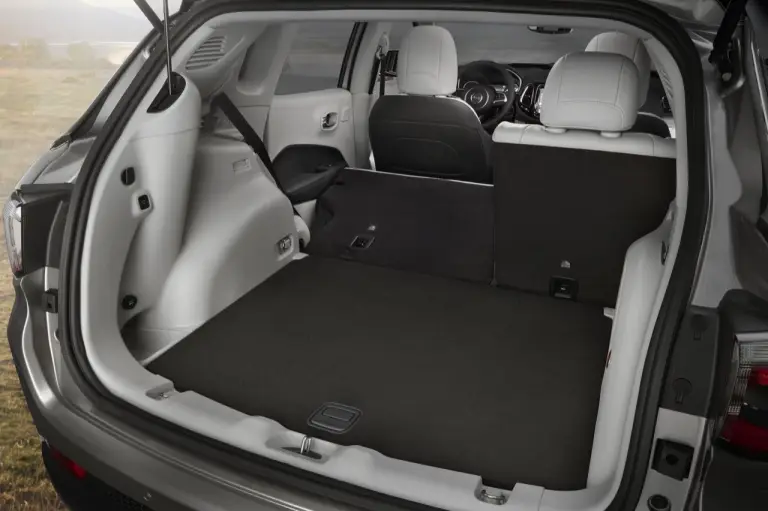 Jeep Compass MY 2017 - 41